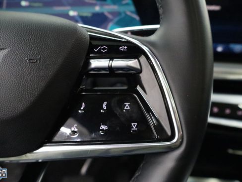 Used 2024 Cadillac Lyriq Sport image 17