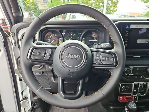 Used 2024 Jeep Wrangler Unlimited AWD/4WD image 20