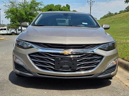 Used 2022 Chevrolet Malibu LT FWD image 2
