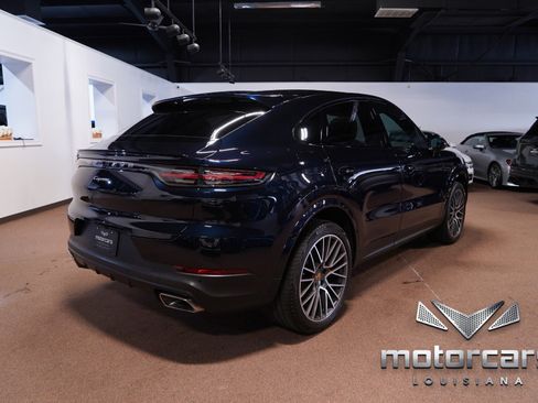Used 2021 Porsche Cayenne Coupe w/ Premium Package image 7