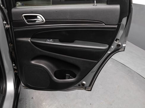 Used 2018 Jeep Grand Cherokee Limited image 35