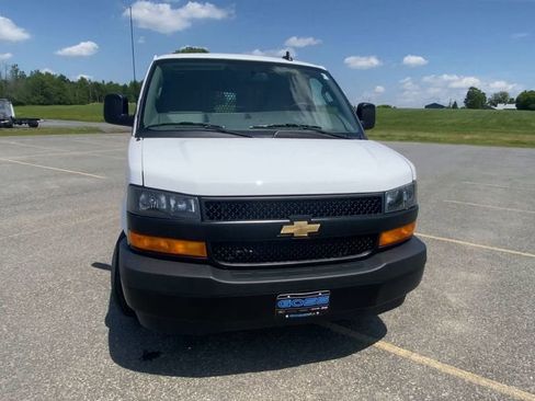 New 2025 Chevrolet Express 3500 w/ Driver Convenience Package RWD image 4