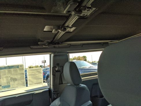 New 2025 Ford Bronco 2-Door image 19