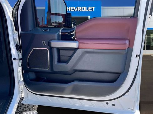 Used 2022 Ford F250 Platinum w/ FX4 Off-Road Package image 29