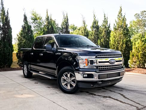 Used 2018 Ford F150 XLT w/ Equipment Group 302A Luxury image 2