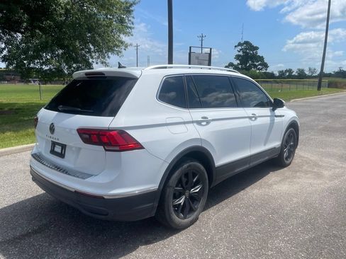 Used 2024 Volkswagen Tiguan SE FWD image 7