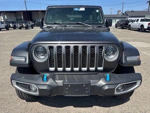 Used 2023 Jeep Wrangler Unlimited Sahara w/ Cold Weather Group AWD/4WD image 2