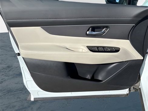 Used 2025 Nissan Murano SV image 20