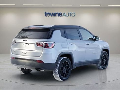 Used 2022 Jeep Compass Altitude image 5