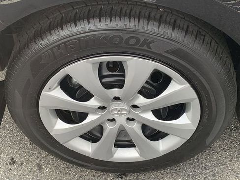 Certified 2025 Toyota Corolla LE FWD image 33
