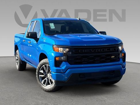 Used 2025 Chevrolet Silverado 1500 Custom image 1