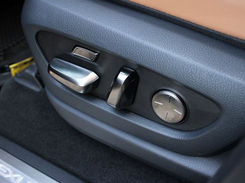 Used 2026 Lexus LX 700h Luxury image 33