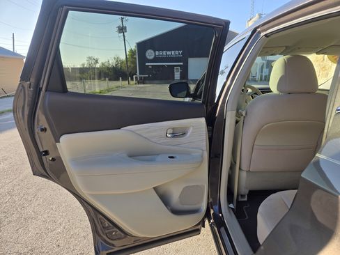 Used 2016 Nissan Murano S w/ Navigation Package image 6