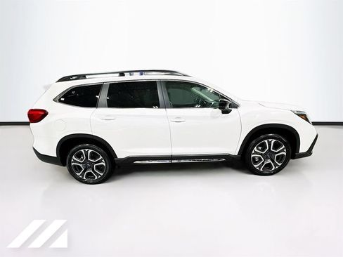 Used 2025 Subaru Ascent Limited w/ Popular Package #2 AWD/4WD image 4