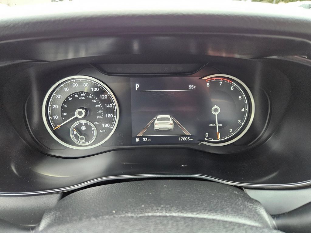 Used 2023 Genesis G70 2.0T RWD image 27