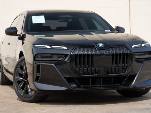 Used 2023 BMW 740i RWD image 4