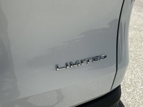Used 2024 Toyota Grand Highlander FWD image 9