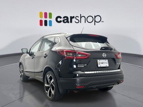 Used 2022 Nissan Rogue Sport SL w/ Premium Package image 3