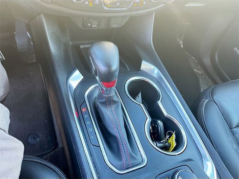 Used 2023 Chevrolet Traverse RS image 17