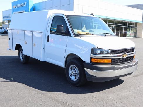 New 2025 Chevrolet Express 3500 w/ Power Convenience Package image 2