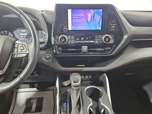 Used 2023 Toyota Highlander XSE AWD/4WD image 18