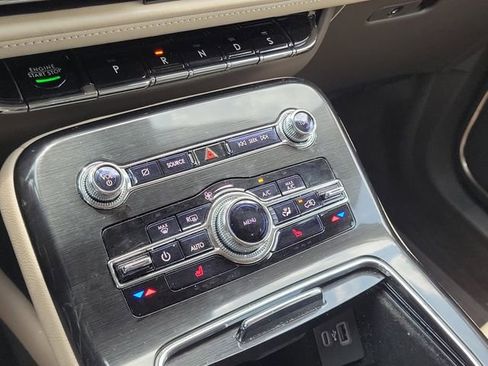 Certified 2022 Lincoln Nautilus FWD w/ Premium Package image 27
