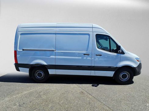 Used 2026 Mercedes-Benz Sprinter 2500 image 2