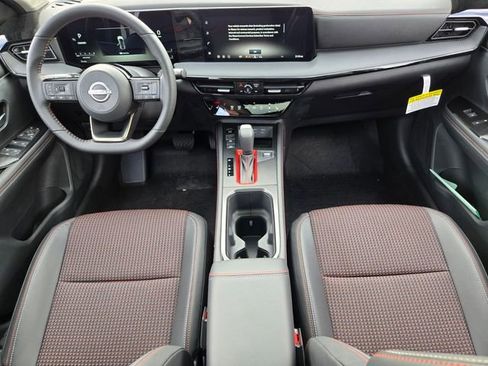 New 2026 Nissan Kicks SR w/ SR Premium Package FWD image 9