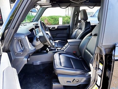 Used 2025 Ford Bronco Outer Banks image 14