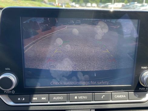 Used 2025 Nissan Altima 2.5 SV FWD image 28