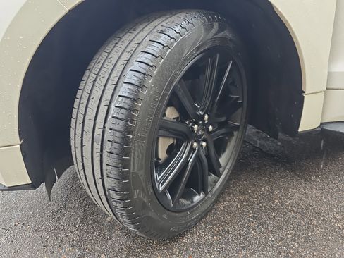 Used 2024 Ford Edge ST-Line image 33