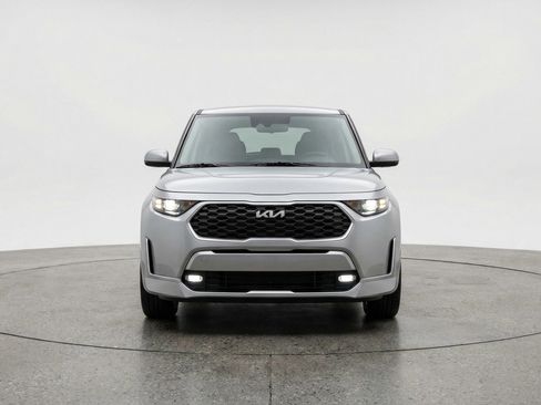 Used 2025 Kia Soul LX w/ LX Technology Package FWD image 2