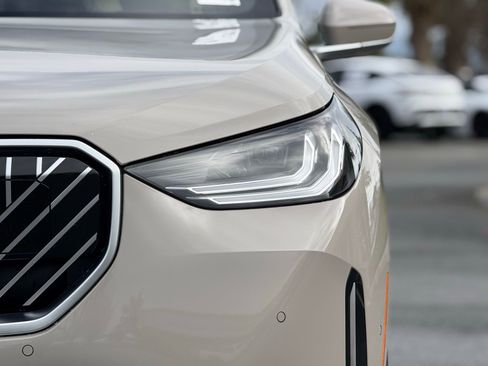 Used 2025 BMW X3 xDrive30i image 13