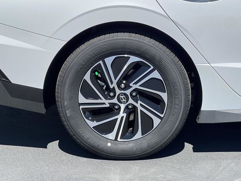 Certified 2026 Hyundai Sonata Blue FWD image 15