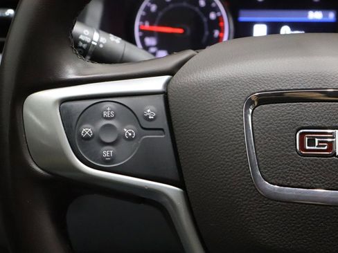 Used 2023 GMC Acadia SLT image 28