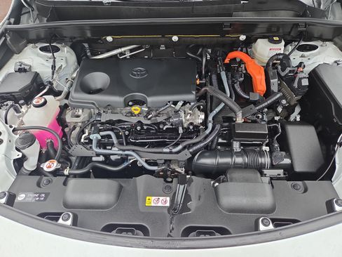 Certified 2024 Toyota Venza XLE AWD/4WD image 33