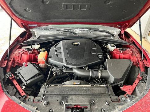 Used 2023 Chevrolet Camaro LT RWD image 4
