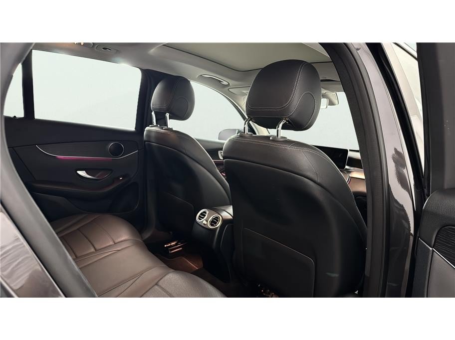 Used 2020 Mercedes-Benz GLC 300 image 17