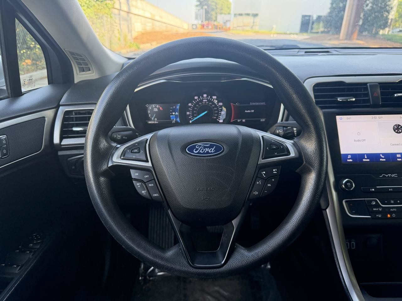 Used 2020 Ford Fusion SE FWD image 21