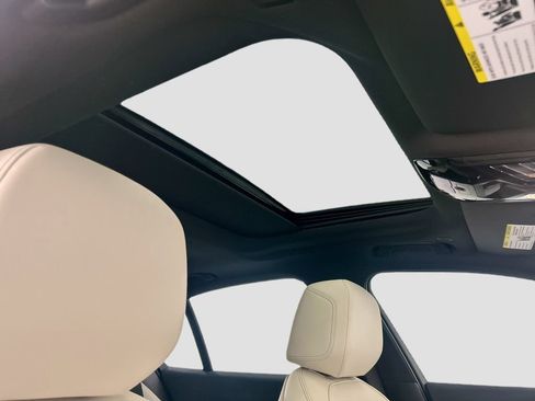 Used 2025 BMW 530i w/ Premium Package RWD image 20