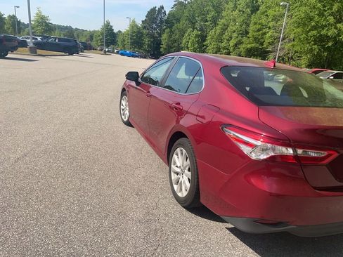 Used 2019 Toyota Camry LE image 16