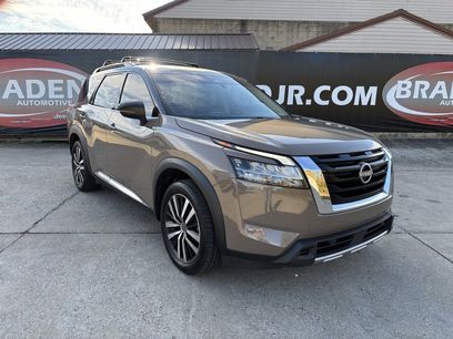 Used 2023 Nissan Pathfinder Platinum