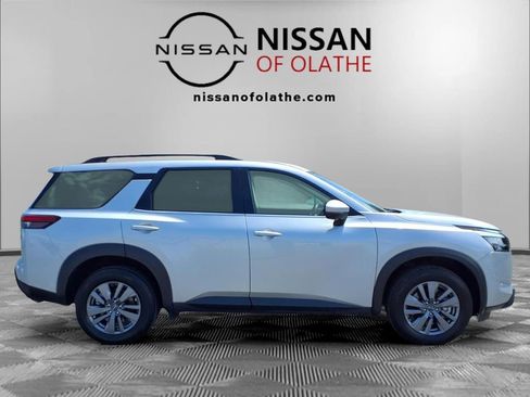 Certified 2025 Nissan Pathfinder SV AWD/4WD image 30