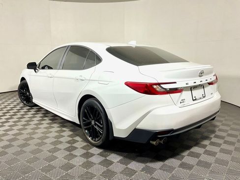 Used 2025 Toyota Camry SE AWD/4WD image 12