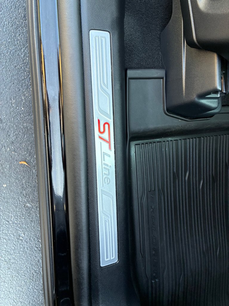 Used 2025 Ford Explorer ST-Line AWD/4WD image 31
