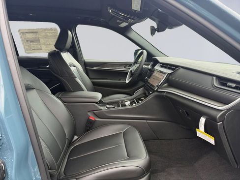 New 2026 Jeep Grand Cherokee Limited AWD/4WD image 17