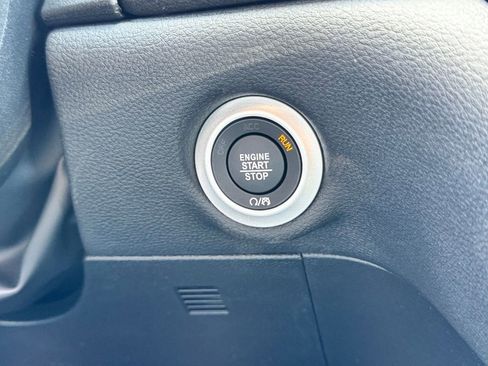 New 2026 Chrysler Pacifica Select FWD image 24