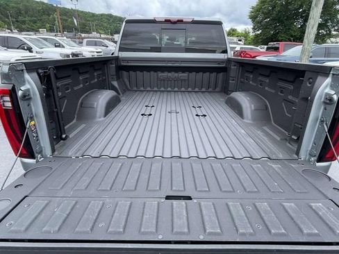 Certified 2025 GMC Sierra 3500 Denali w/ Denali Reserve Package AWD/4WD image 10