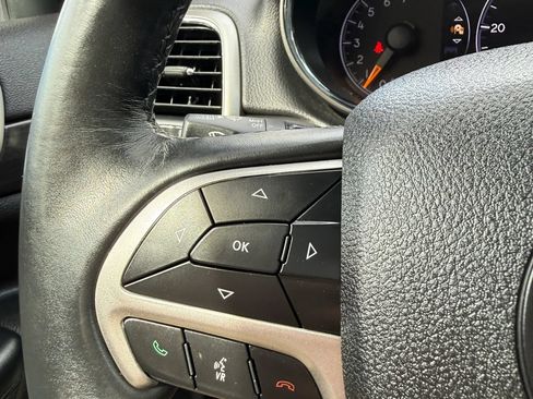 Used 2018 Jeep Grand Cherokee Altitude AWD/4WD image 29