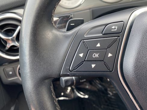 Used 2015 Mercedes-Benz GLK 350 2WD image 30